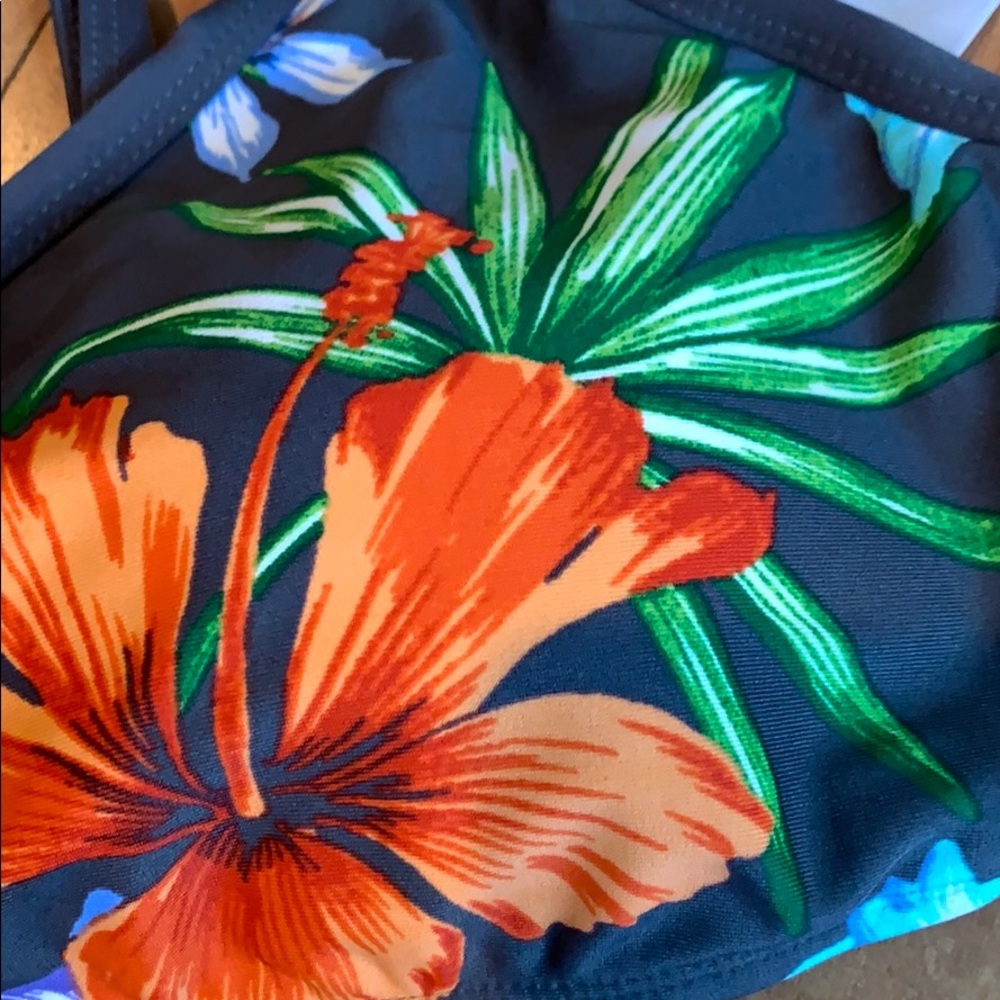 Kona Sol flowered bikini top - Picture 2 of 5